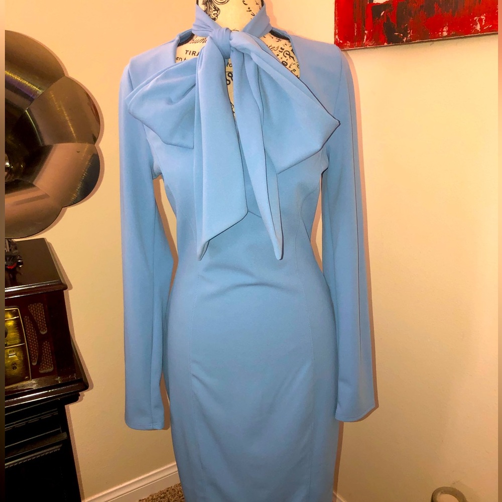 Chic Light Blue Midi Dress with Bow Detail